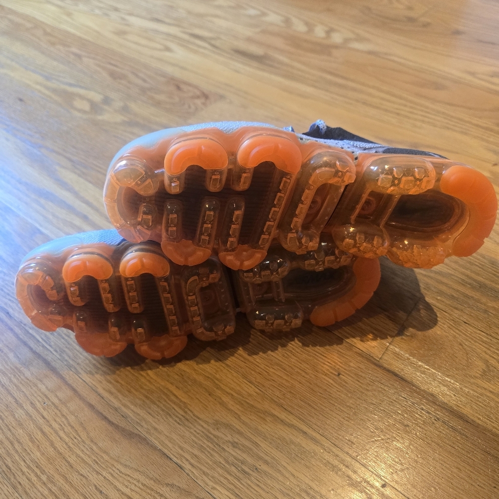 NWT Nike Air Vapormax Flyknit Sneakers - Picture 6 of 6